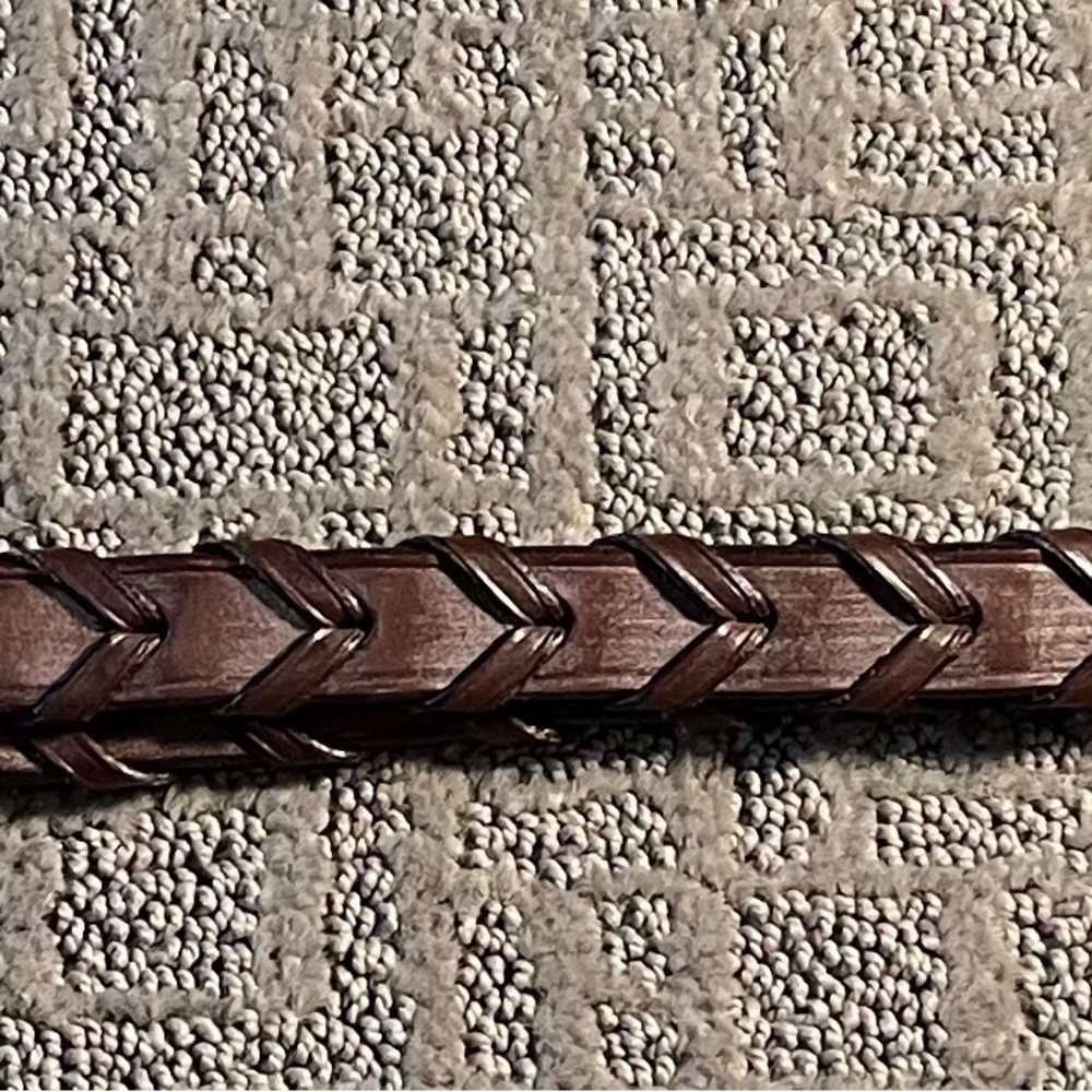 Brand new leather brown laced reins with white stitching